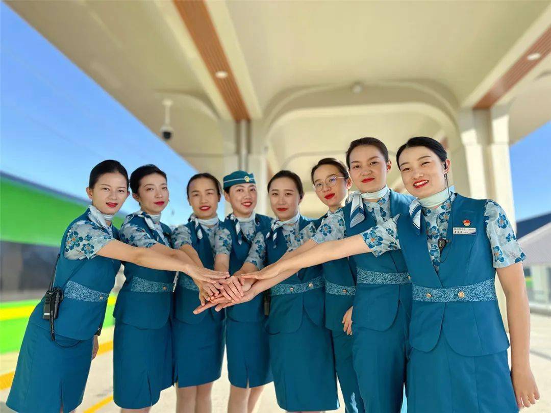 邓小春(昆明南电务段车载设备车间主管工程师)全国铁路先进女职工工作