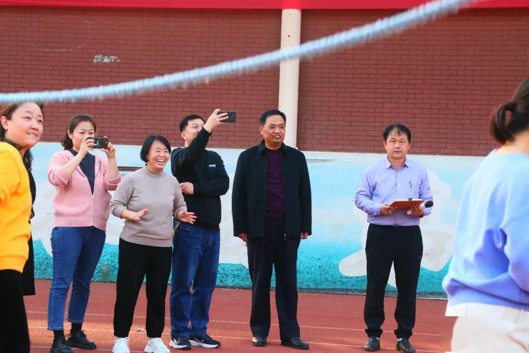 绳彩飞扬 舞动健康——阳谷三中举行三八妇女节女教职工跳绳比赛