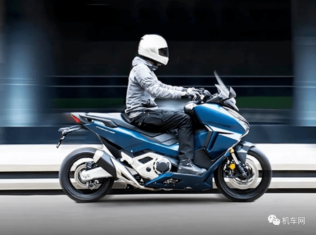 2023款nss 750的动力仍是由745cc的双缸水冷发动机提供,最大功率为43.