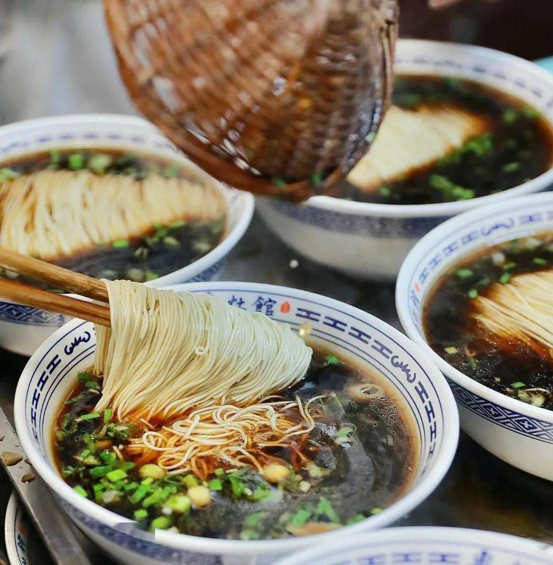 美食| 去昆山旅游不可错过的十大美食小吃_传统_袜底酥_团子