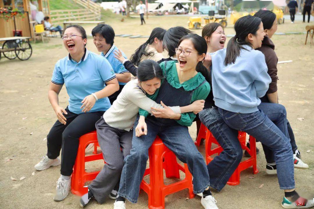 极速传递,欢"歌"笑语,抓住幸运,抢板凳等趣味游戏