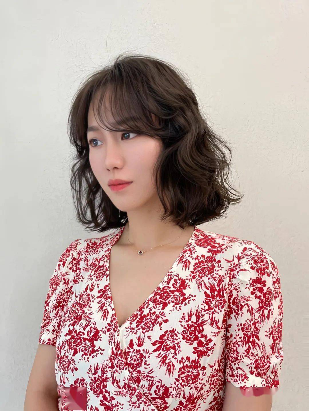 "短发烫个卷"2023超显气质超流行,这么好看你还不烫?_发型_网络_侵权