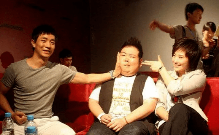 19��ǰ���Ǹ���һ����Ƭ�ߺ��������ѧ��С�֣������� ...