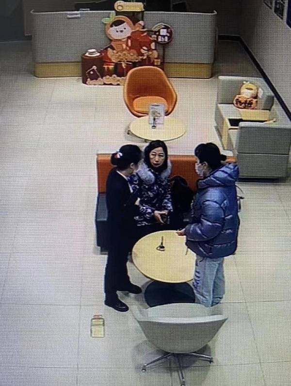 平安银行贵阳分行杨涵钰,你是好样的!_服务_客户_女士
