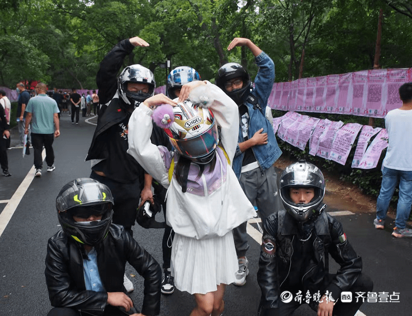 千佛山相亲大会报名炽热停止中！想脱单的速来，总有一款合适你