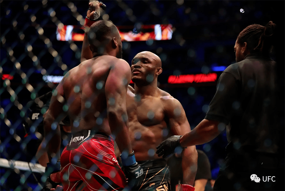 ufc286中,新晋次中量级冠军里昂-爱德华斯将在自己的主场与卡马努-乌