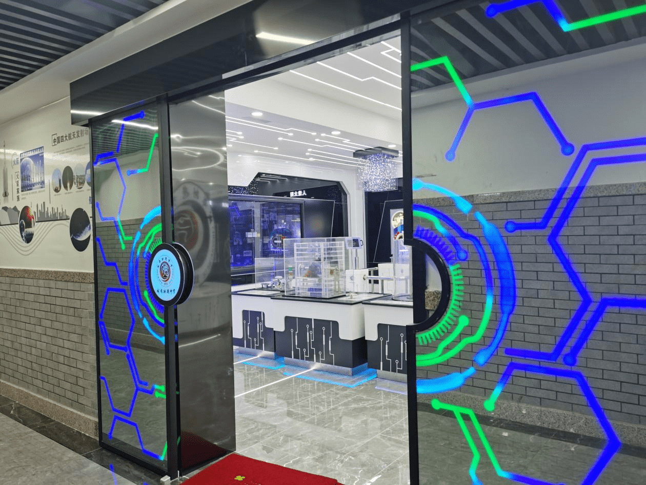 尖端智能设备、人工智能、虚拟现实…… 这所名校里藏着个宝藏科技馆1 尖端智能设备、人工智能、虚拟现实…… 这所名校里藏着个宝藏科技馆