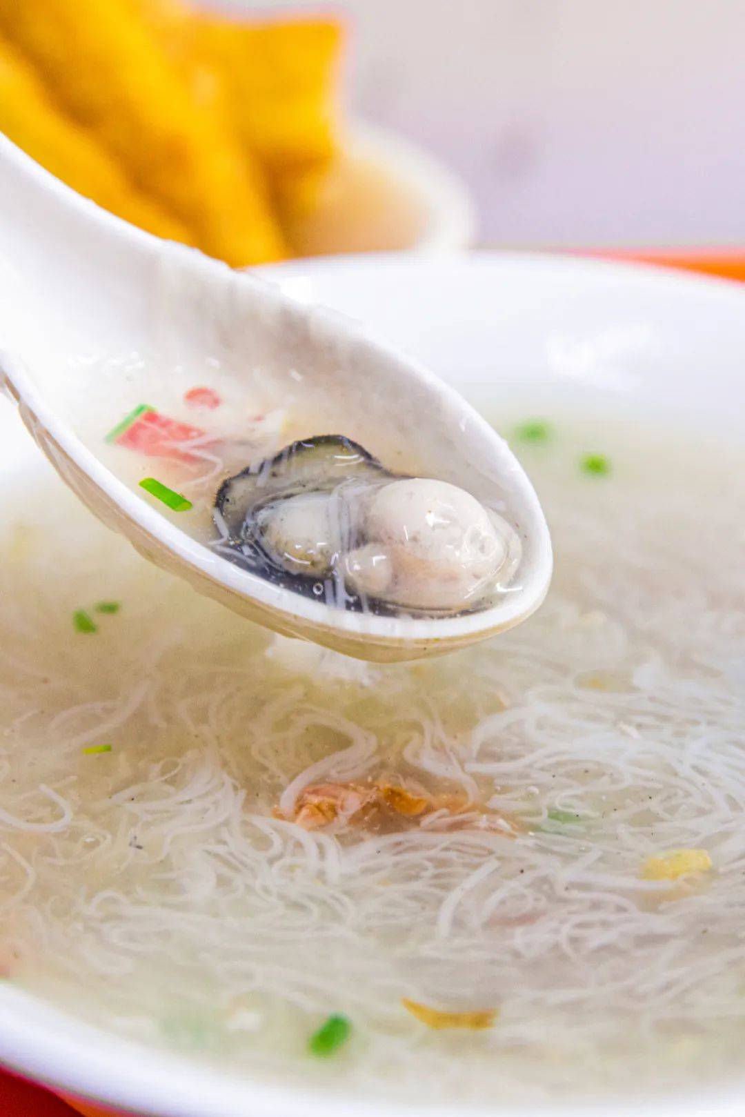 油条,醋肉,卤大肠,面线糊里到底能装下多少东西?