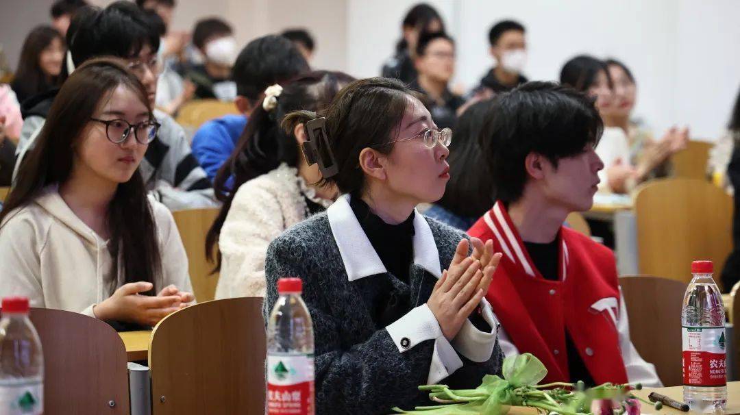 河北大学红色战线召开2023年度全体大会_工作_未来_彭冉