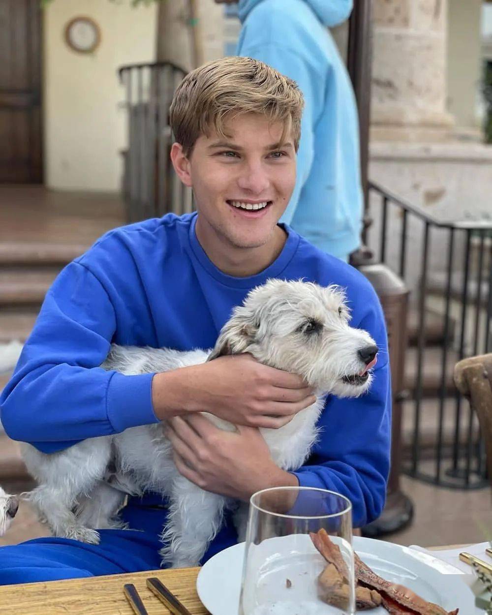 珍妮弗_盖茨_nayel