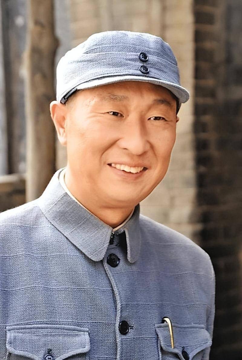 这就是国家级演员的风采啊!林永健小品家喻户晓,正剧喜拿视帝_电视_聂