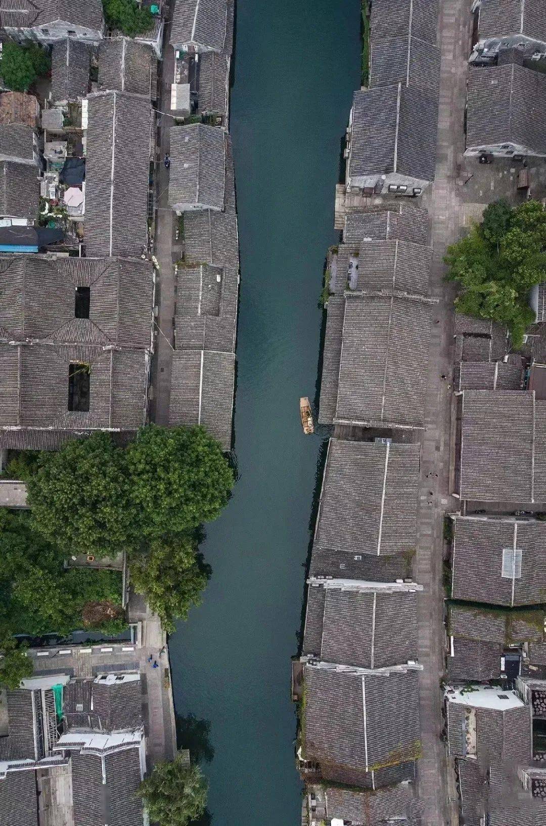 都要真切如果说海是乘风破浪的启程那么湖便是诗意栖居的归宿山也迢迢