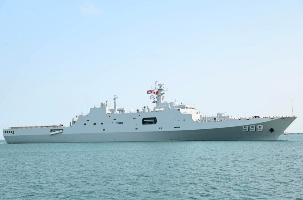 井冈山舰抵达西港海域，与柬方两艘巡逻艇进行了海上汇合与识别_手机 