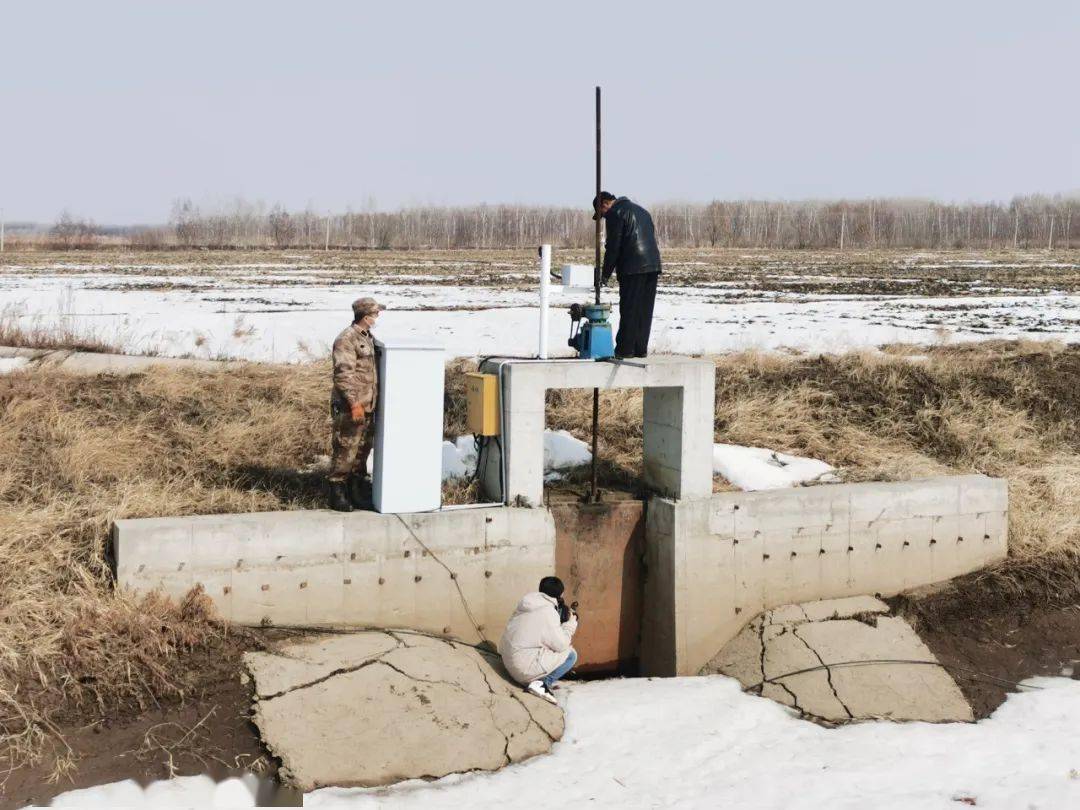 勤得利唤醒冬眠灌区设备 保障春灌用水_进行_检修_闸门