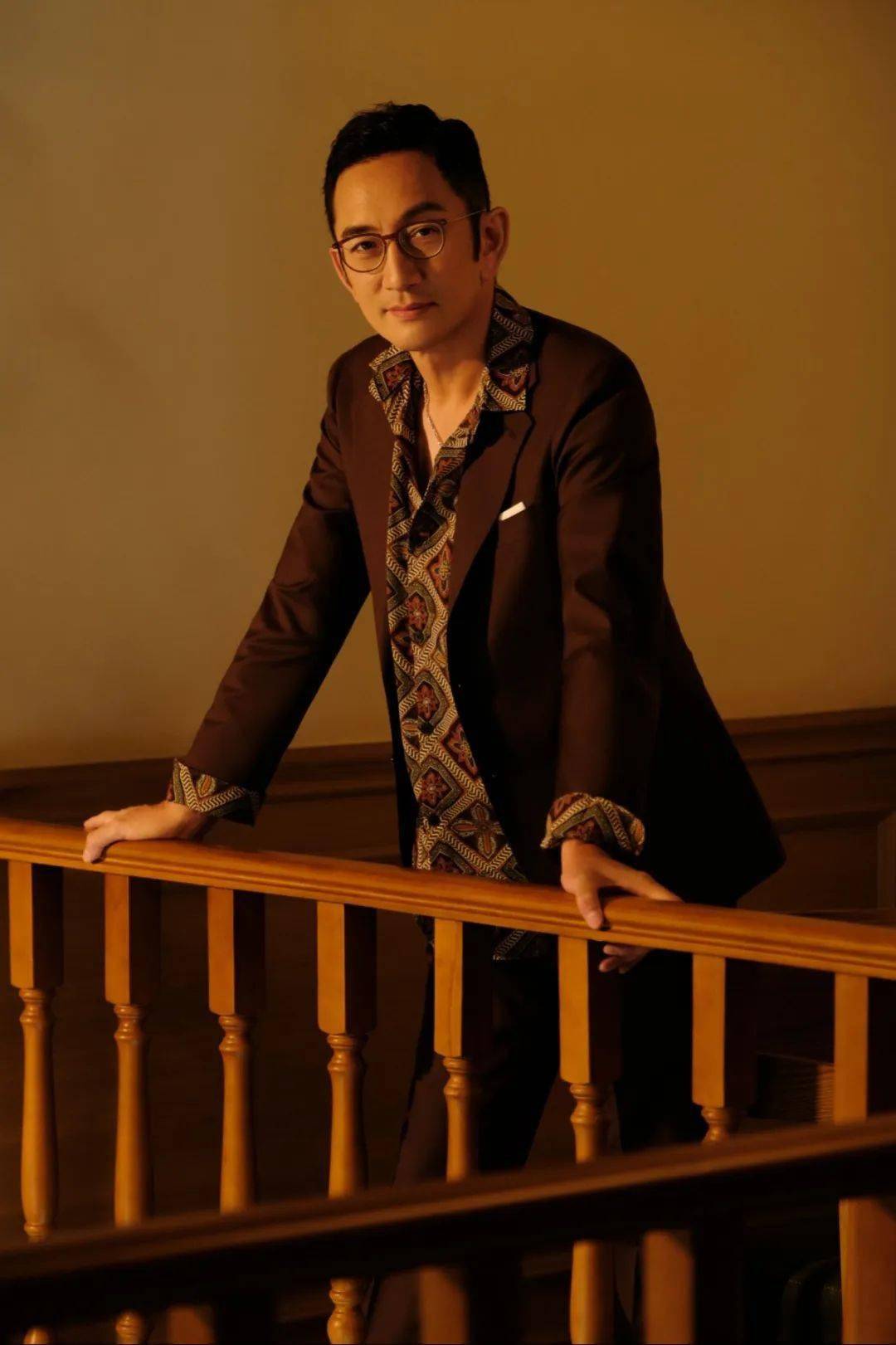 他,是万千星辉最受欢迎男艺人凭借『倚天屠龙记』『妙手仁心』『美味