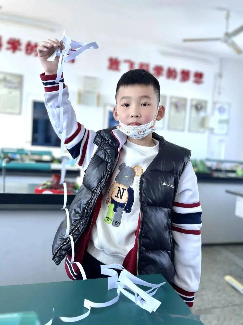 左右滑动查看更多二年级纸船承重比赛三年级陀螺争霸比赛四年级纸火箭