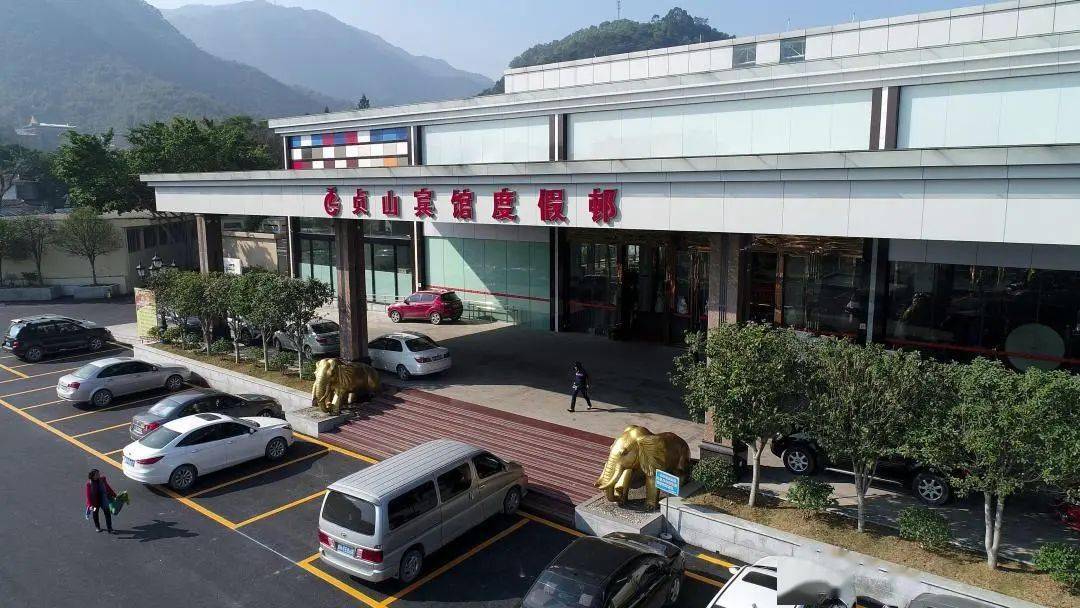 岭南东方酒店,贞山宾馆等相映生辉,不但为游客提供山水之间的体验