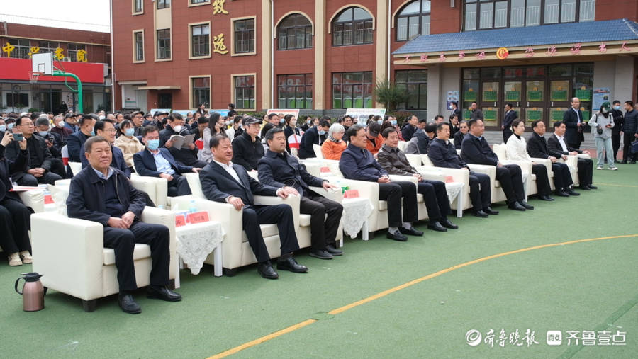 主任委员史学斌,市教育局党组副书记,副局长王明成,区委副书记,区长韩