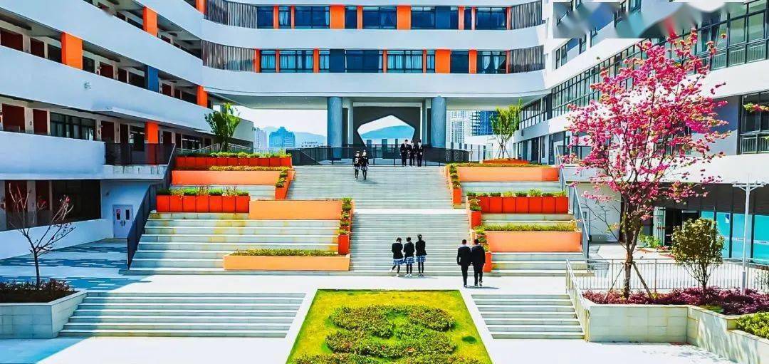 昆明这所中学今年还招生吗?官方回复_长城中学_校区_办学