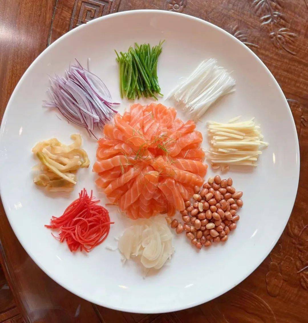 风生水起捞三文鱼春季来自大自然的美味频繁上线,四季汤膳用新鲜春笋