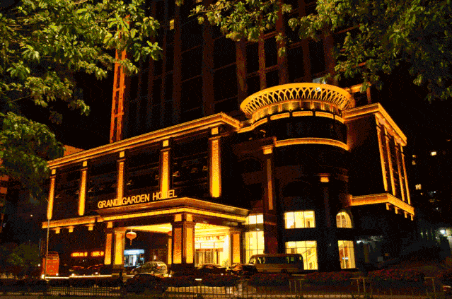 汇展酒店按绿色五叶级标准打造,营造无与伦比的超凡气质,酒店拥有两百