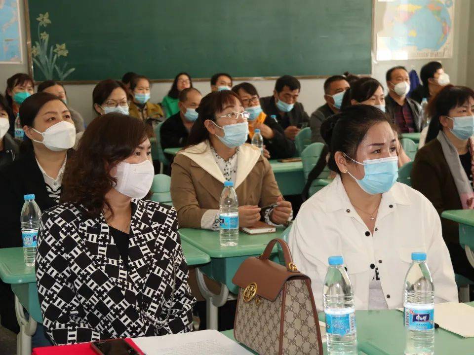 家校携手育英才,守护成长待花开丨沙湾一中高一年级召开2023年新学期