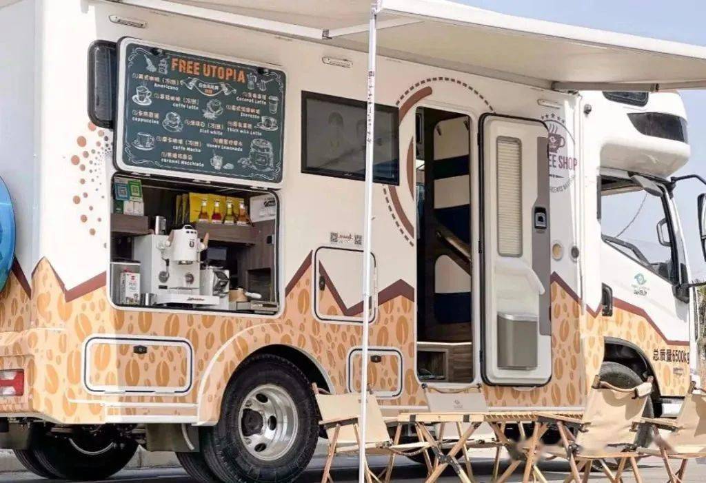 把咖啡塞进房车里,旅行挣钱两不误,自由乌托邦咖啡房车!