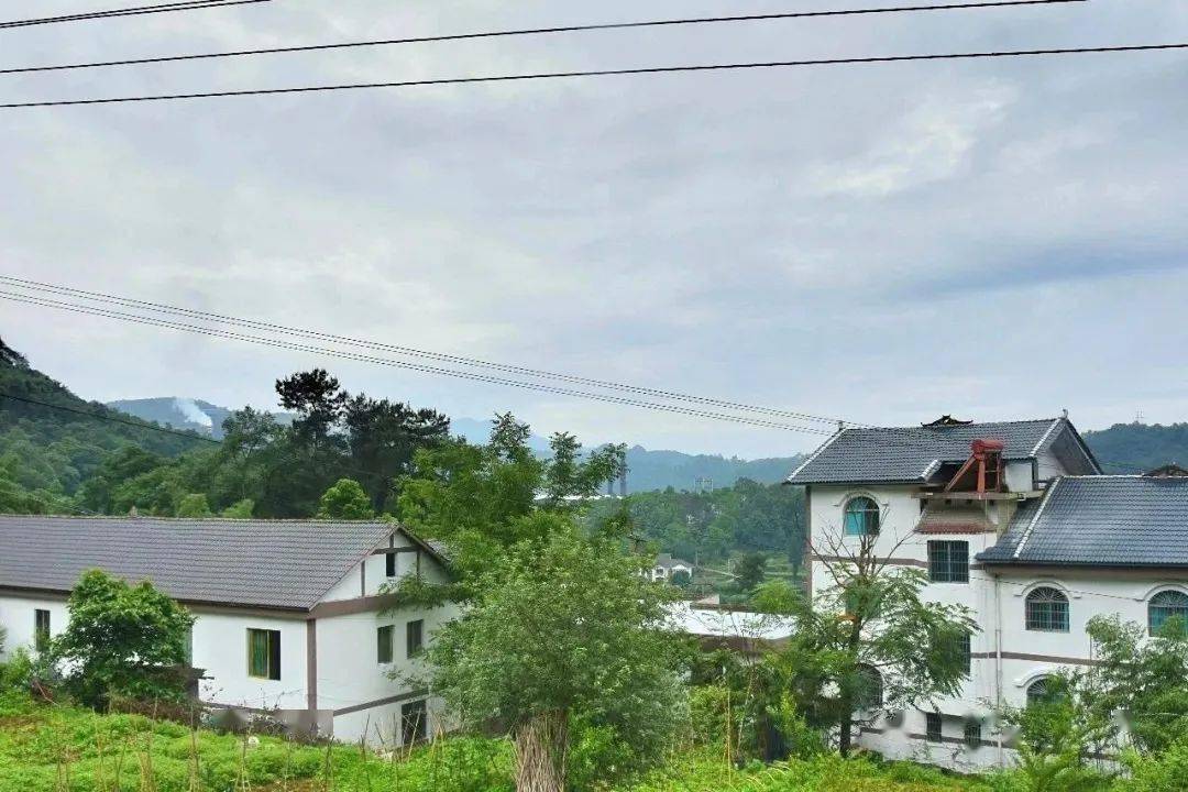 息烽县温泉镇:大力推进"治房"工作 乡村风貌换然一新_改造_农村_群众