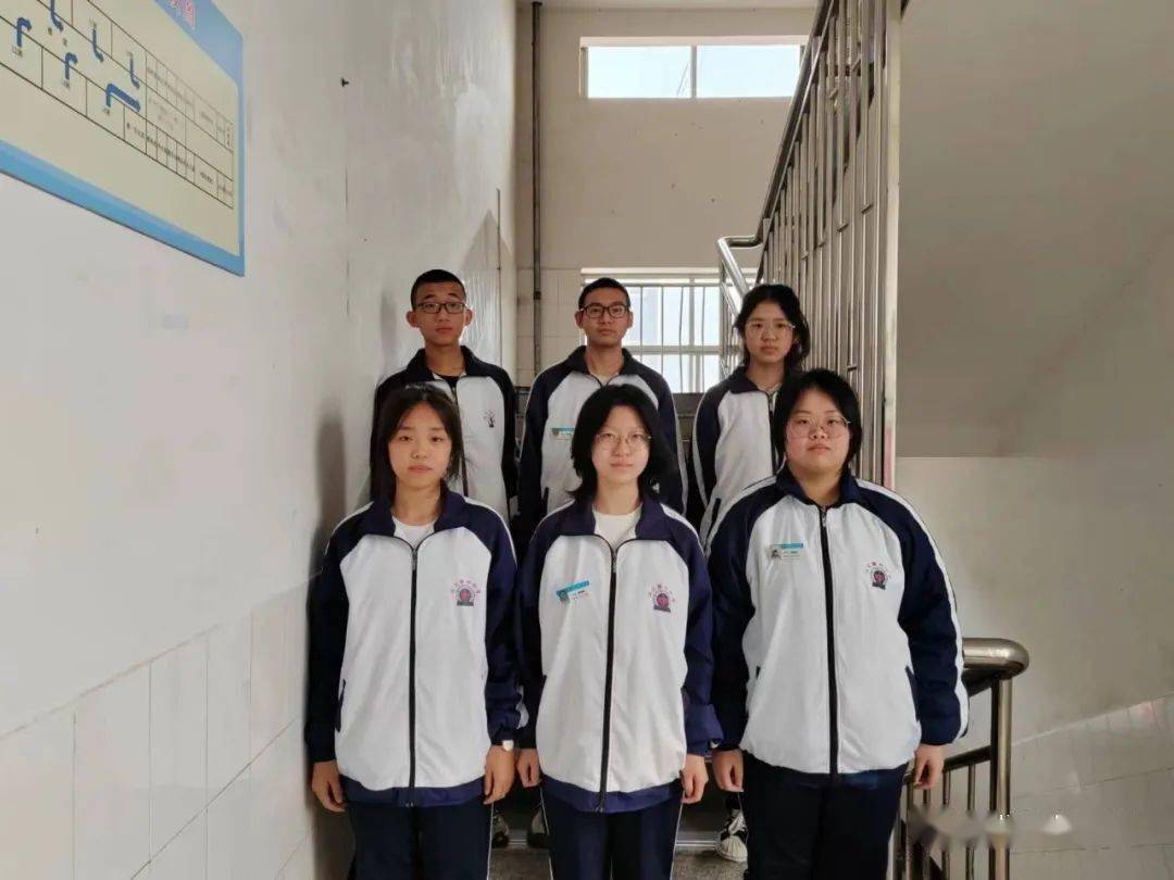 【群星闪耀】高二212"班级之星"风采展_激励_校园_丁博涵