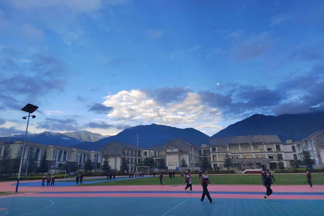 【绿美校园】喜洲镇二中:春天正是读书时,风华正茂好少年_风景_学子