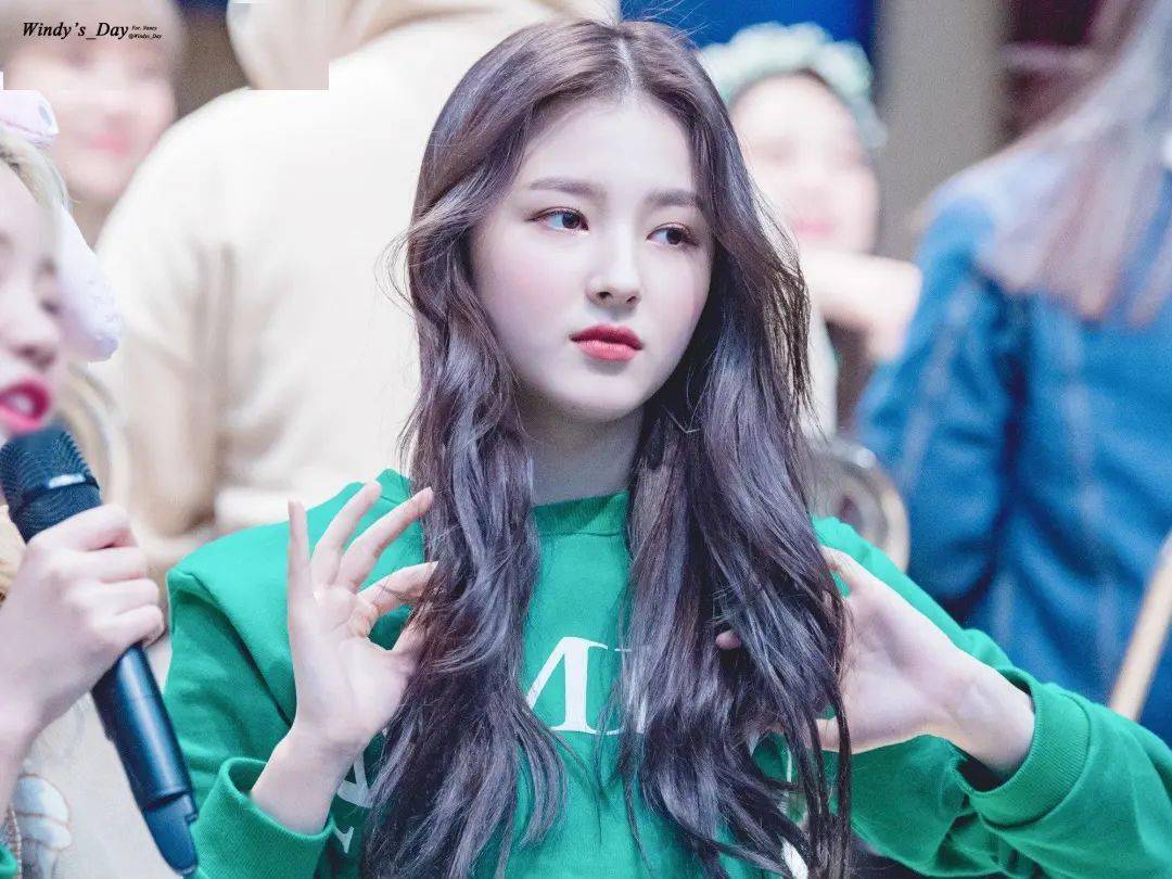 曝知名韩女团成员换衣照外流,疑工作人员拍摄,售价仅68元一张_nancy