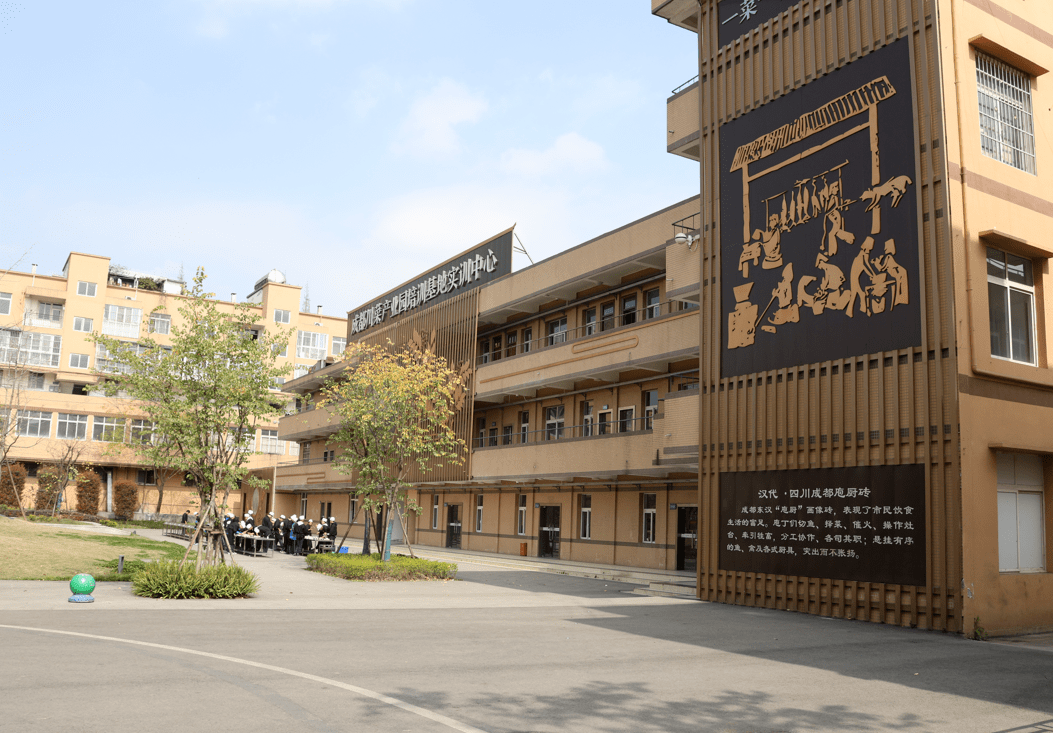 最美职校生⑥ || 阳春三月,美景不胜收;有爱友职,学子齐争艳_校园