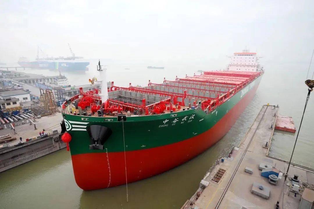 中谷海运系列船,南京金陵又一艘新船出坞_集装箱船_公司_工作