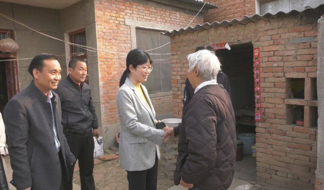 县委副书记李慧阳,县政府副县长胡焕焕分别带队,分两组对全县各乡镇