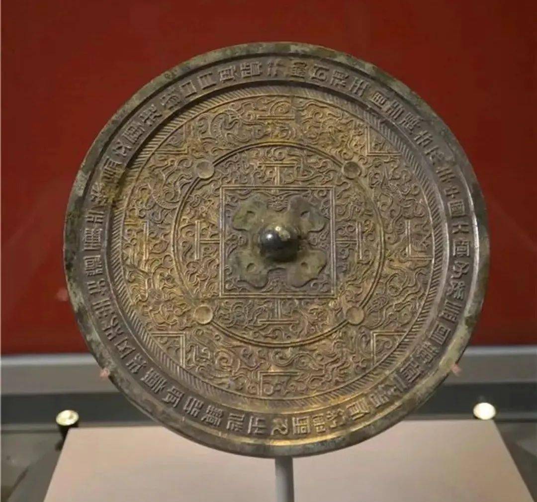 佳人已逝佳镜犹存：中国古代的铜镜如何使用_镜架_镜台_生活