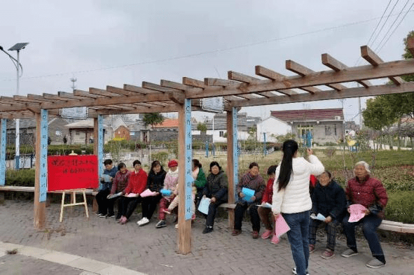 感悟家国情怀 罗致奋进力量——全市妇联掀起进修《习近平走进苍生家》热潮