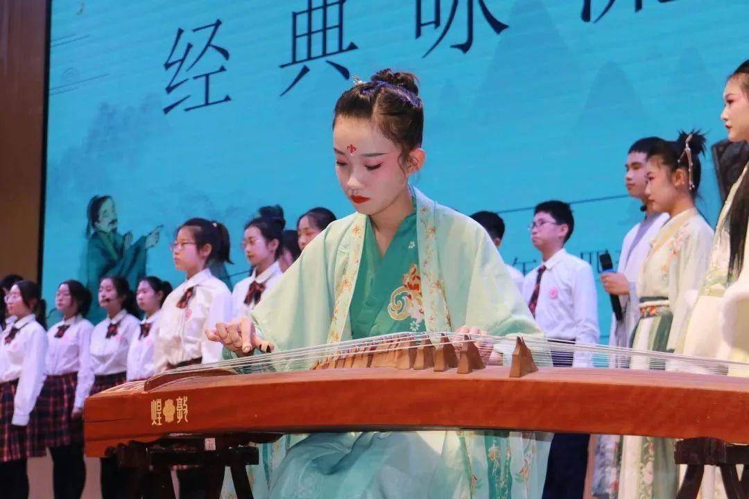 西安市雁塔区第二中学举行首届清明诗会_活动_同学_弘扬