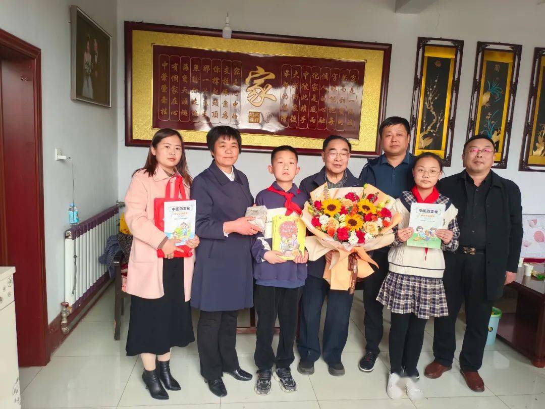 "人民英雄"张伯礼回乡义诊助教_建设_发展_中医药