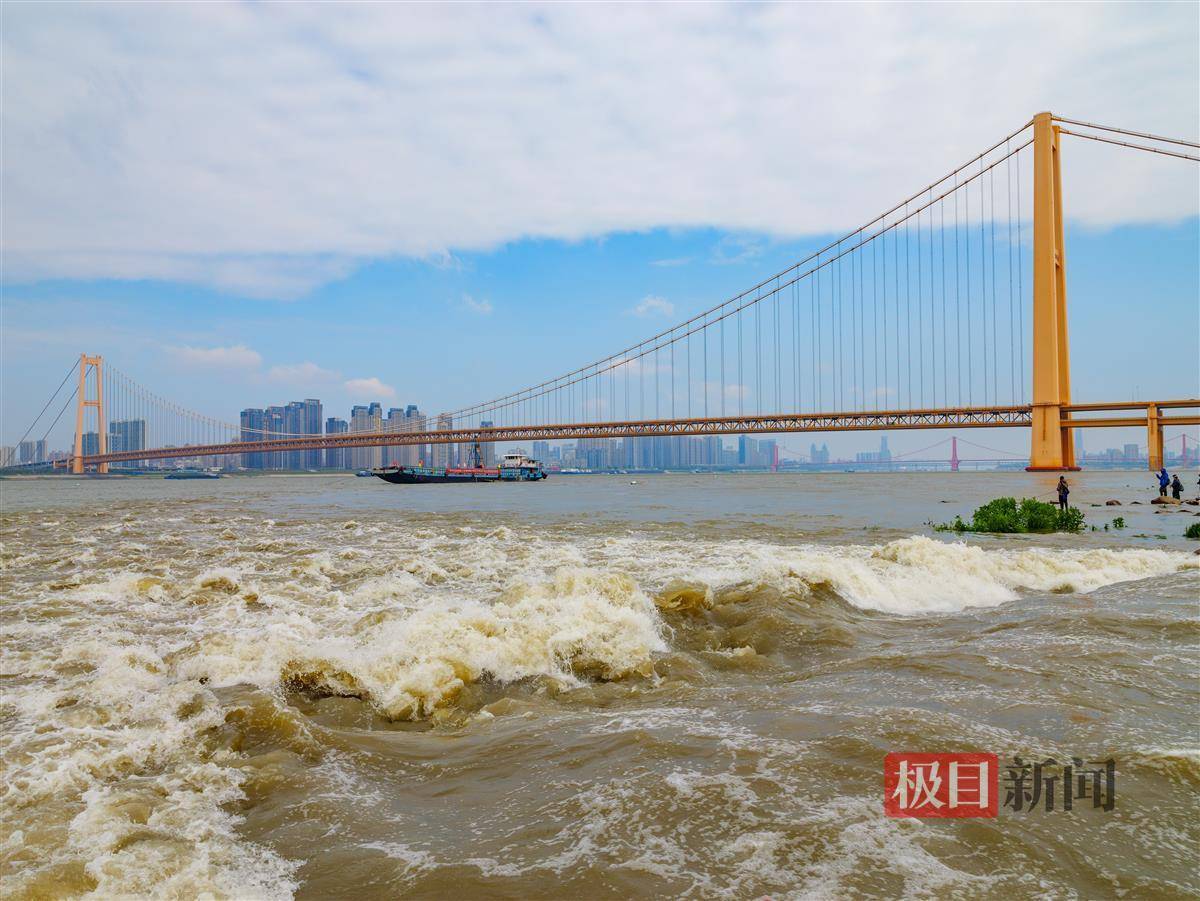 长江武汉段水位稳步回升_宋枕涛_水流_泵站