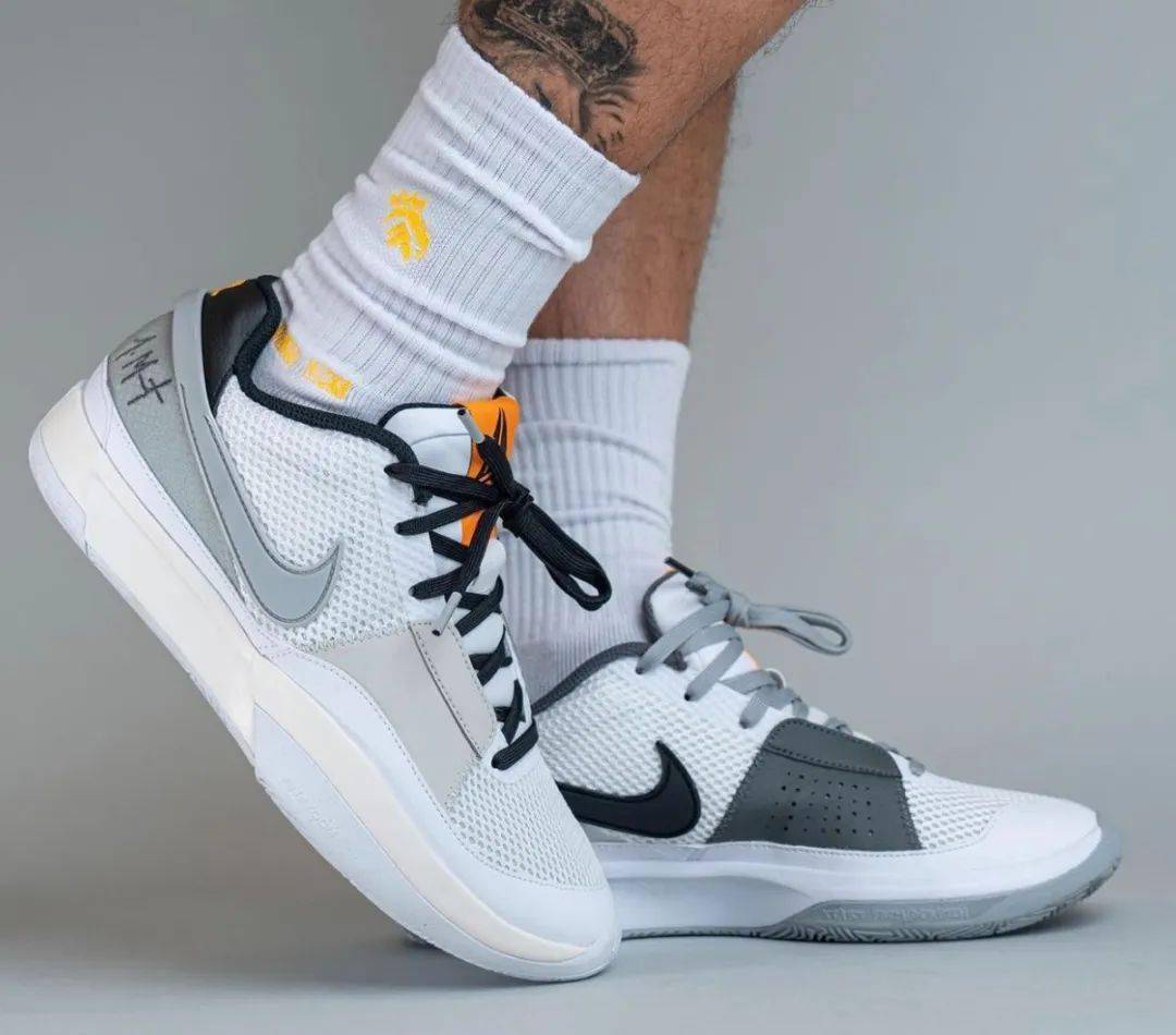 鞋讯| 「双枪」莫兰特签名球鞋多配色陆续发售_nike_新生代_实物图