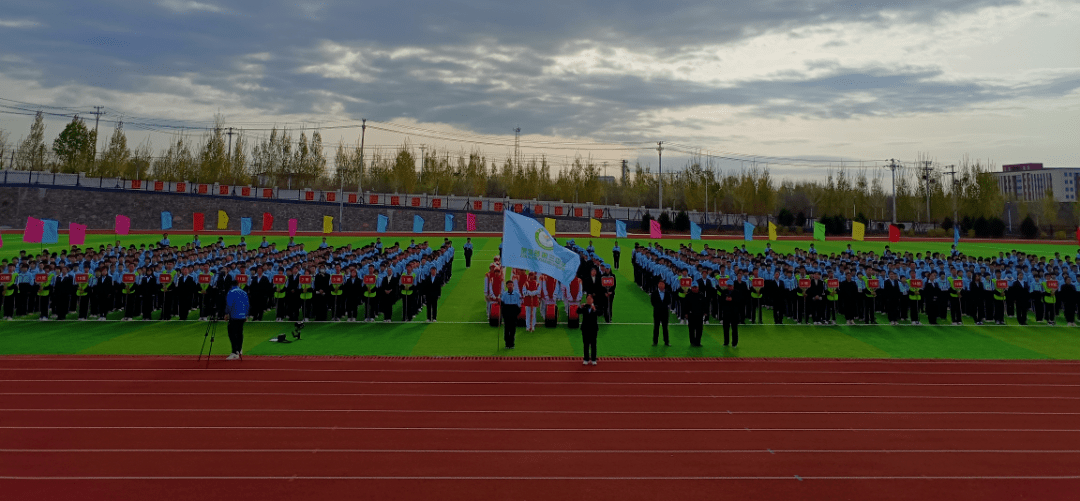 运动燃激情 少年展风采——赞皇县第三中学举行第一届春季运动会_青春