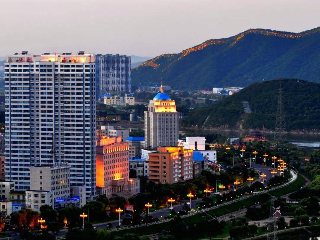 吉林市新八景 —— 松江灯火丨松花江畔灯光璀璨迷人 扮靓夜空!