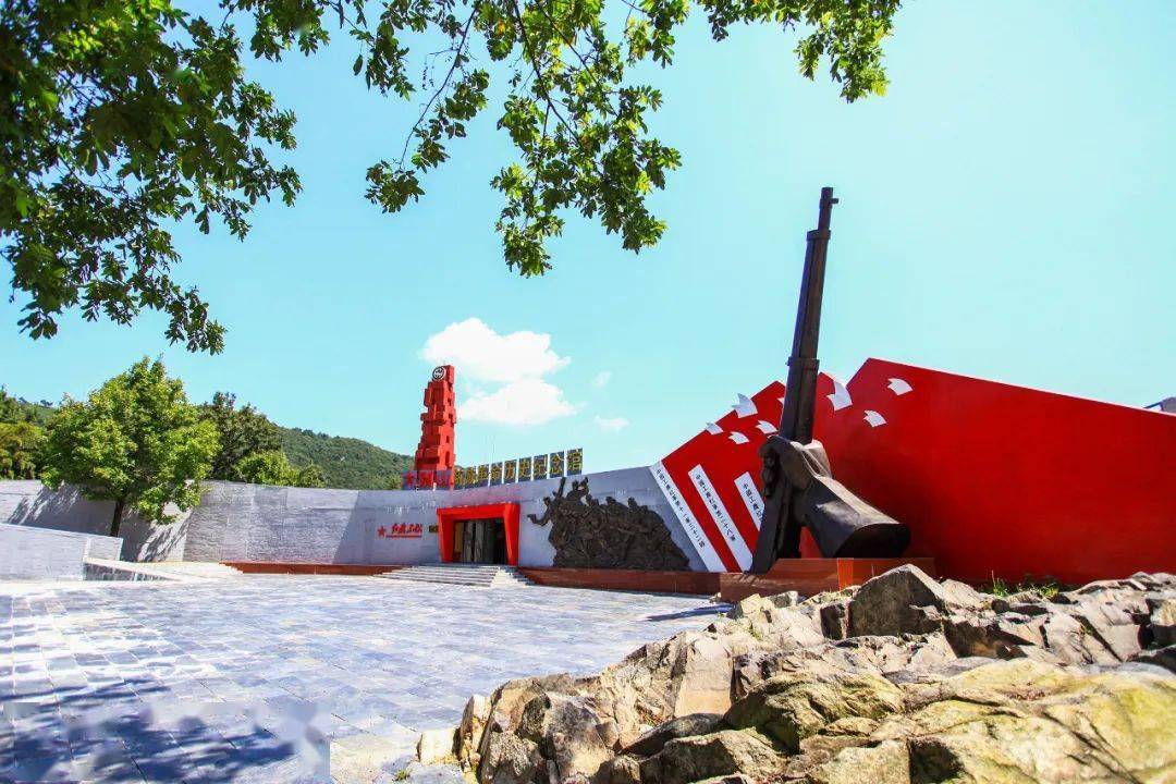 路线六:鄂豫皖革命纪念馆—浉河区四望山新四军第五师师部旧址—南湾