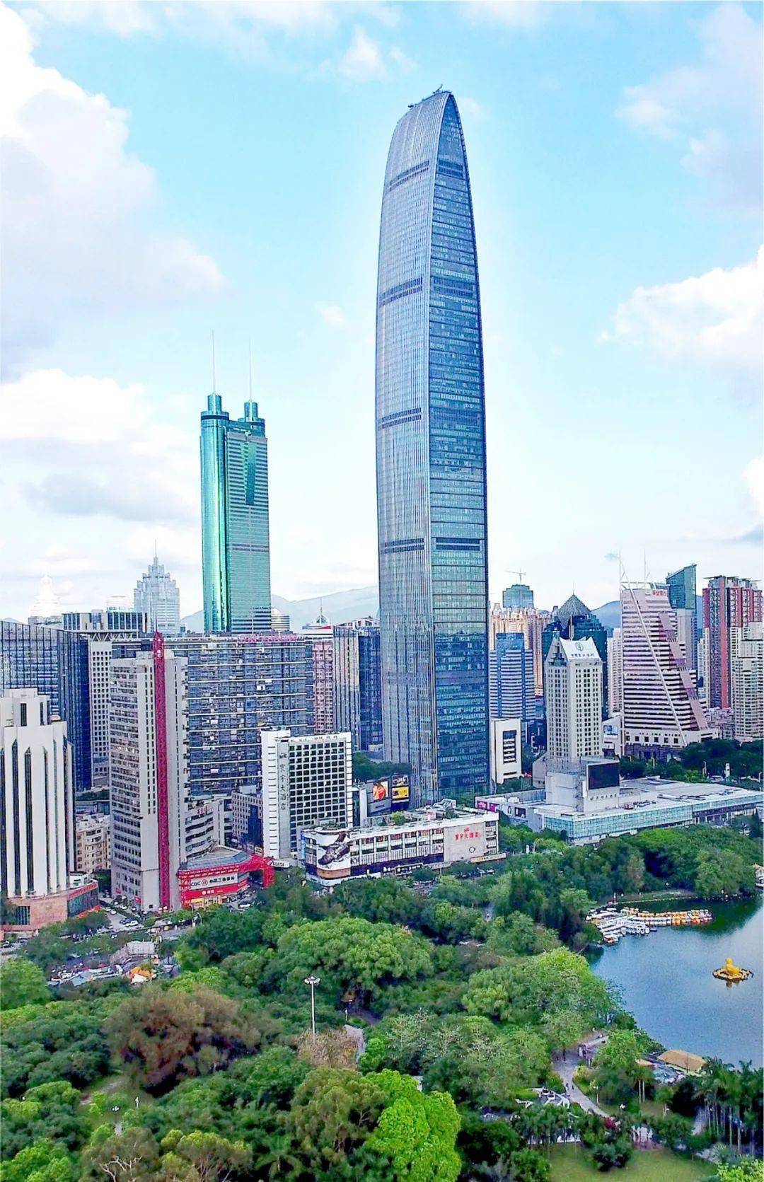 今日题图为深圳罗湖区京基100大厦.