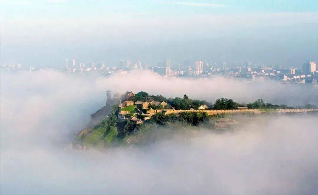 我独爱"蓬山此去无多路,青鸟殷勤为探看"一联