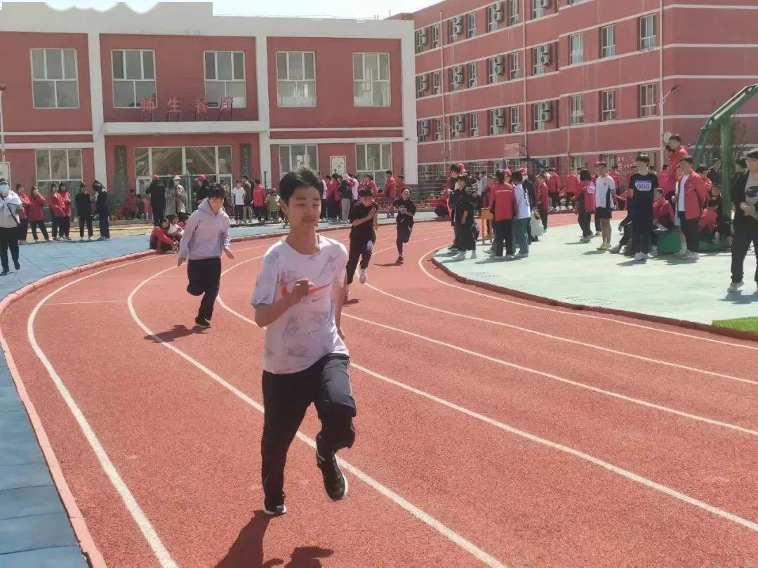 【校园动态】双碑中学举办2023年春季田径运动会_运动场_铅球_班级