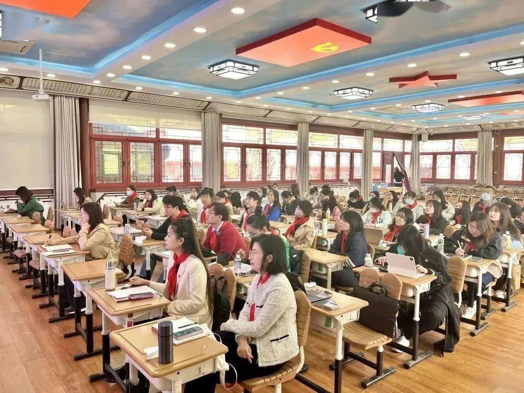 本期培训带领辅导员们先后走进海淀区香山小学,海淀区少先队校外实践