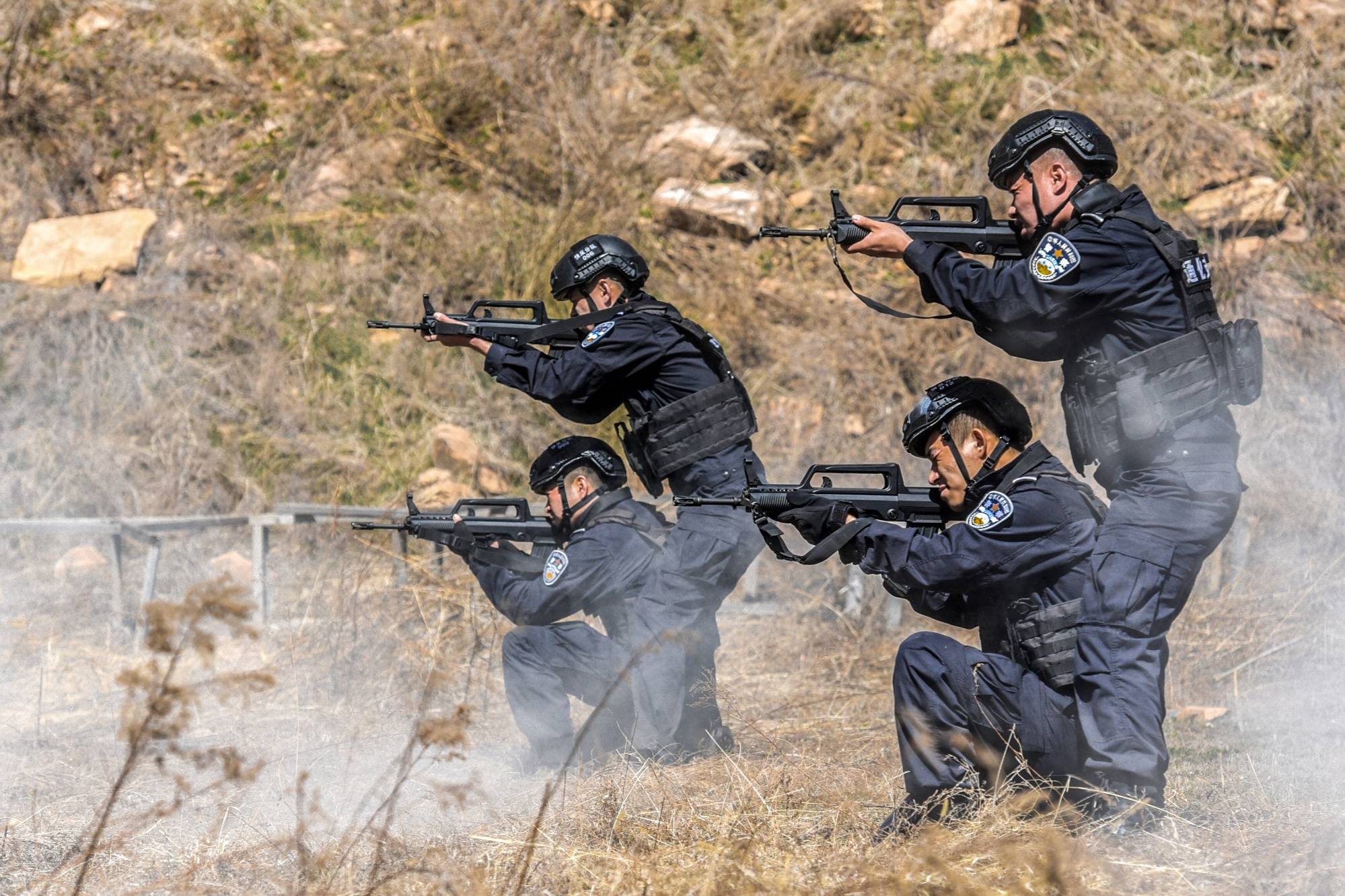 聚焦实战实训 打造维稳"利刃" ——通化边境管理支队实弹应用射击进行