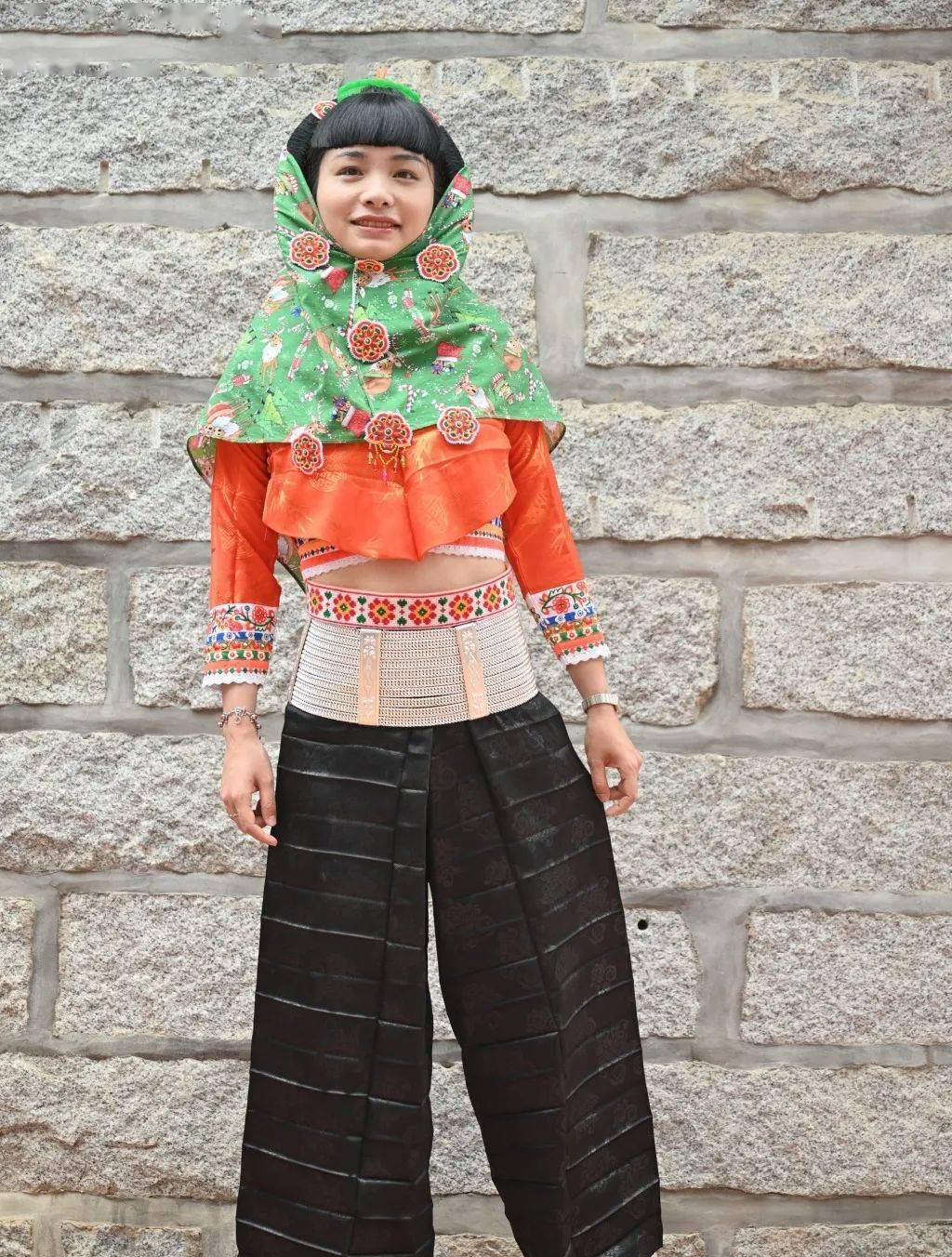 惠安女"银腰链"竟是男人的腰带?_服饰_山霞_小岞