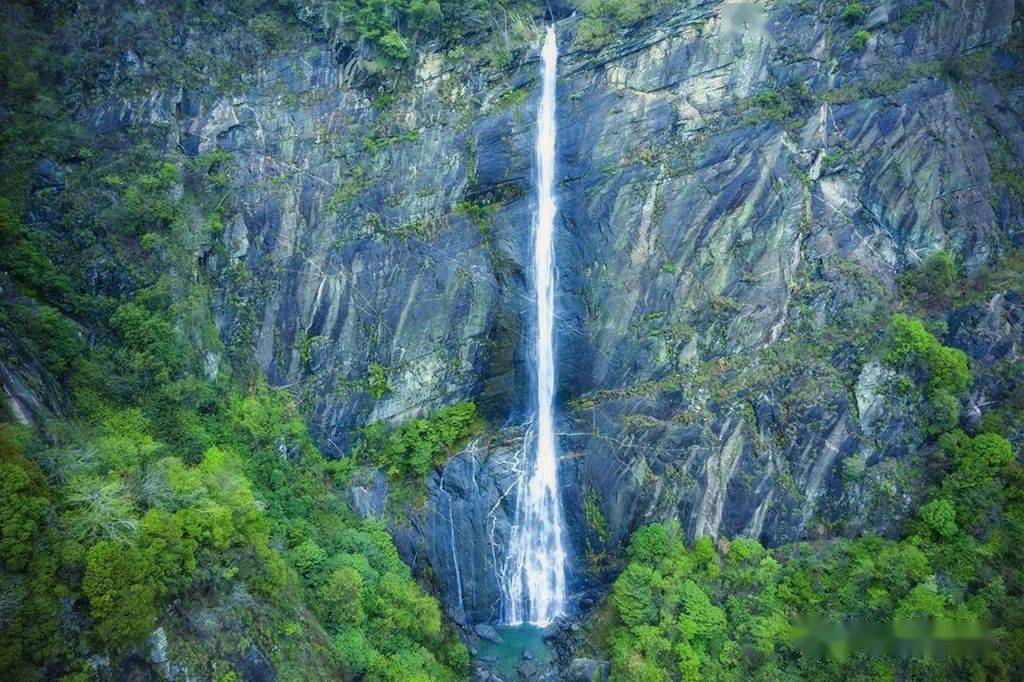 清凉一夏·追浔季丨庐山瀑布开启壮美的"飞流直下三千尺"模式_九江市